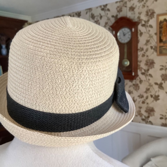 NWT Talbots Hat Beige with Black Trim and Bow One Size - Picture 4 of 6
